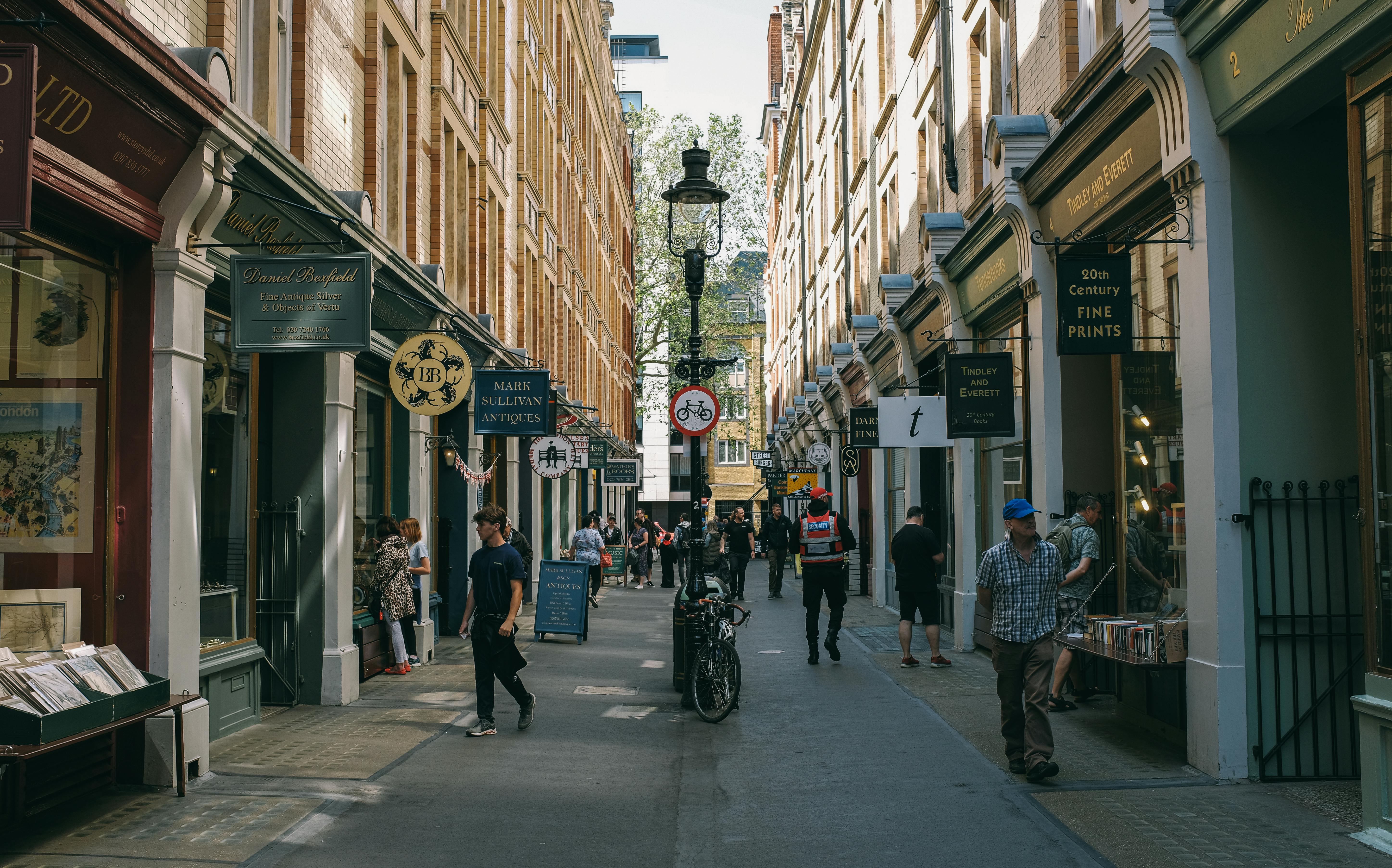 Brand team collaborating with creators on Spongle